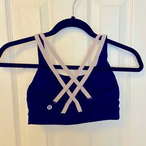 Lululemon energy medium support sports bra size 4 navy